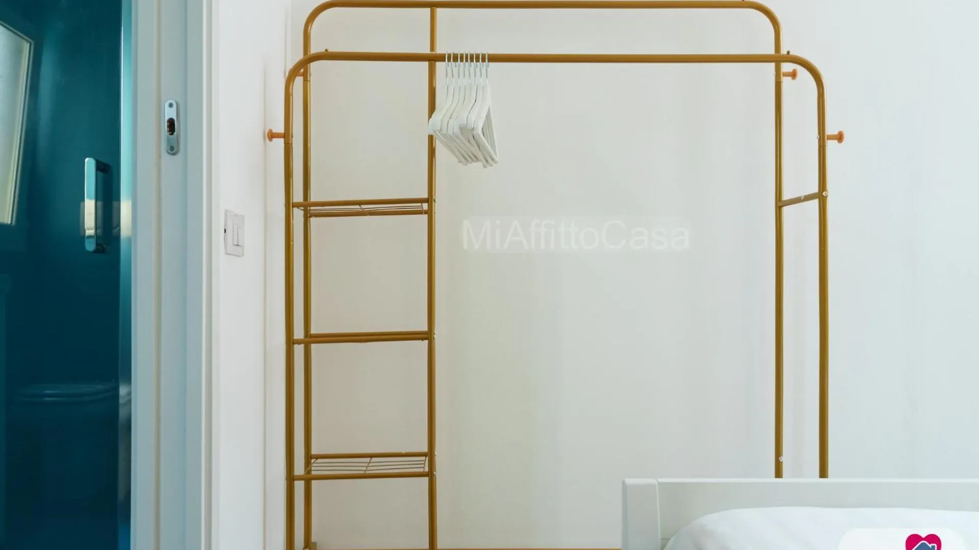Looking 4 Central Station Close To Milano City Center